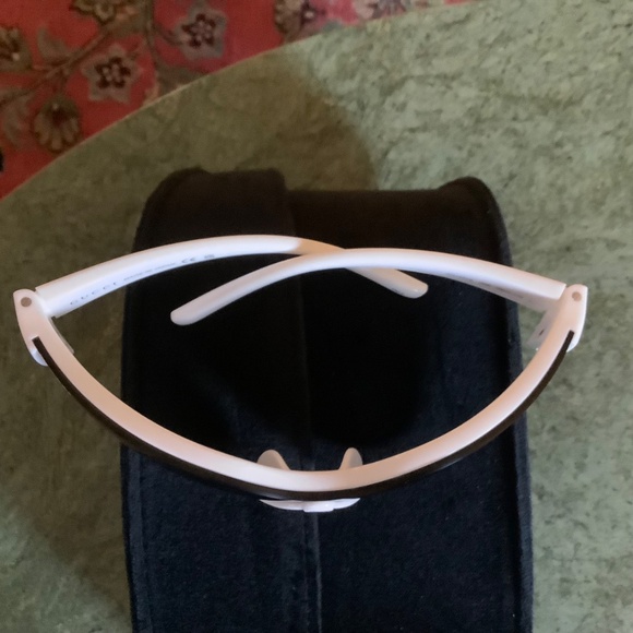Gucci 99mm Shield Wrap Sunglasses White White Grey main image 16